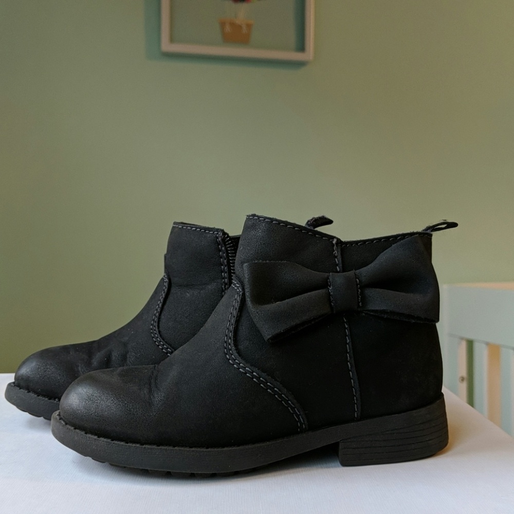 Oshkosh Toddler Girls Ankle Boots (7T)